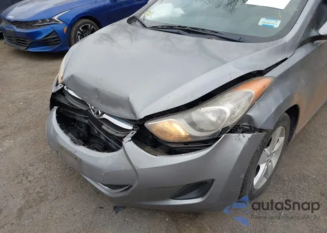 2011 Hyundai Elantra Gls (Ulsan Plant) z USA, uszkodzony, nr VIN KMHDH4AE9BU095953
